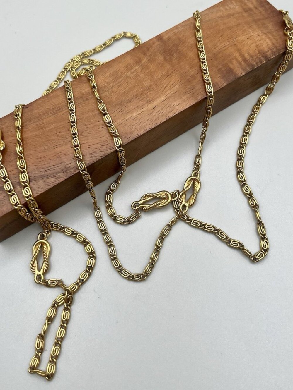 VTG 80s Monet Gold Tone Long Station Necklace Rope Chain Retro 28.5” Glam Chic